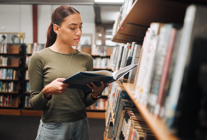 Learners exploring free guides, workbooks and study resources for higher education